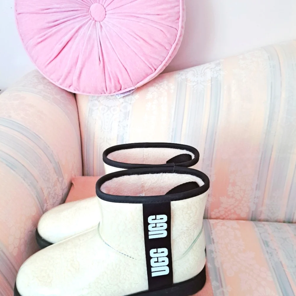 UGG CLEAR MINI CLASSIC NATURAL BEIGE & BLACK ANKLE BOOTS